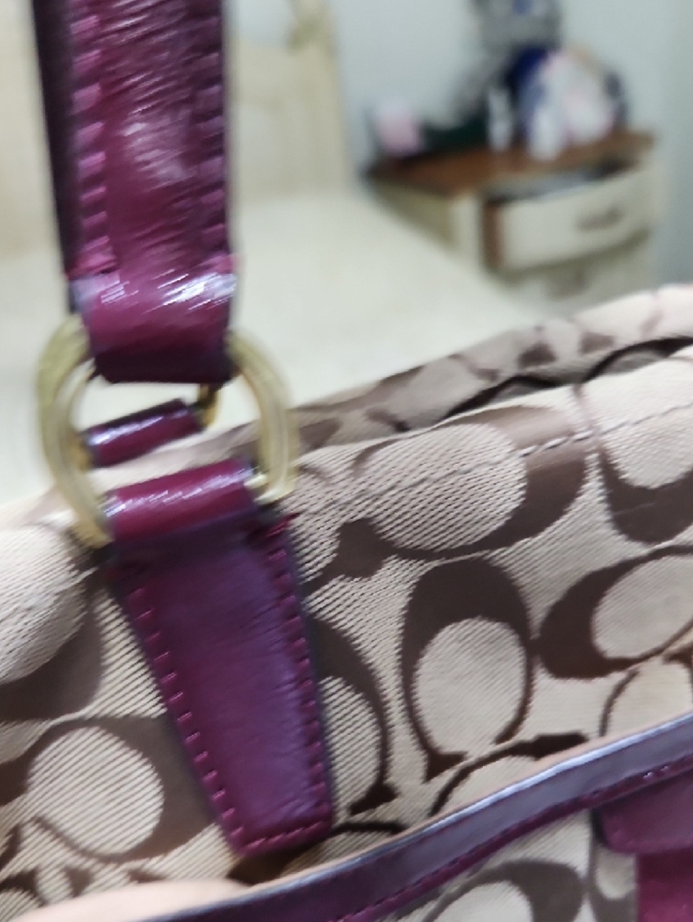 Coach Signature VINTAGE Tote with Burgundy Trim and Beige Jacquard - Picture 15 of 16